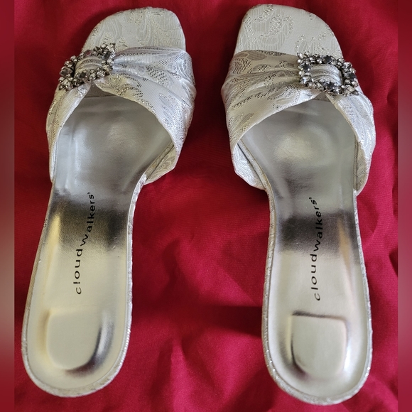 EUC Cloudwalkers by Avenue Metallic Slip On Heels Size 8.5W - Picture 8 of 16